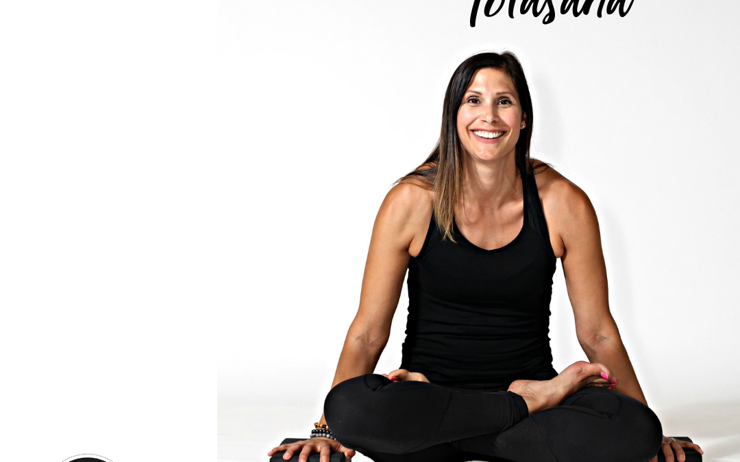 Pose of the Week Guide: Scale Pose/Tolasana